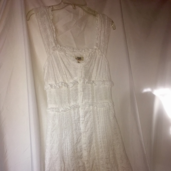 Super Cute White Lace Summer Dress - Picture 2 of 8